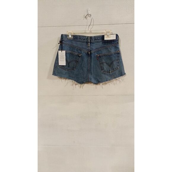 NWT Levi's redone jean shorts - Picture 5 of 11